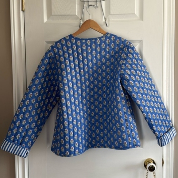 Japna Blue and White Floral Puffer Jacket - Picture 5 of 10